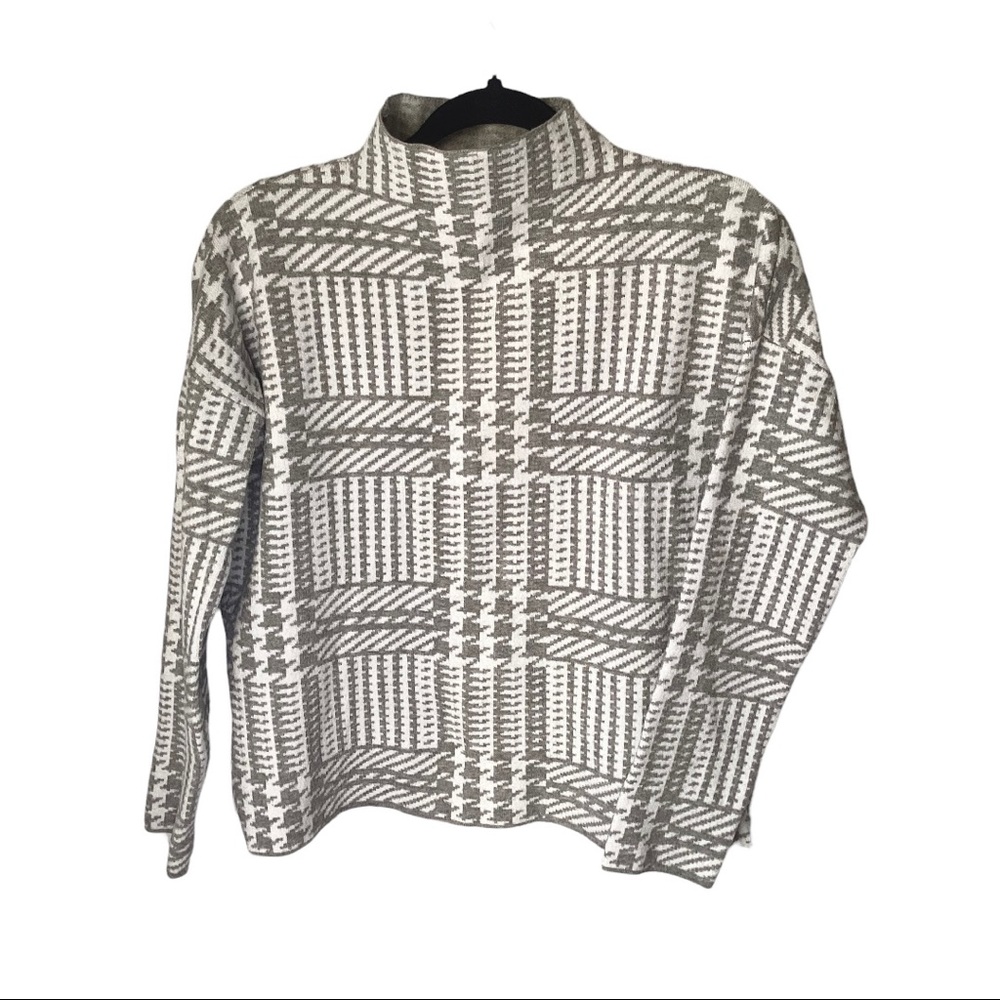 Max Studio‎ Houndstooth Sweater Soft Gray White Print Knit Mock Turtleneck